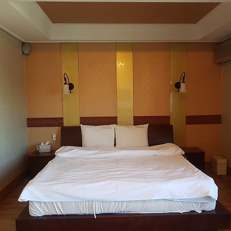 Zenith Hotel بوريونغ المظهر الخارجي الصورة