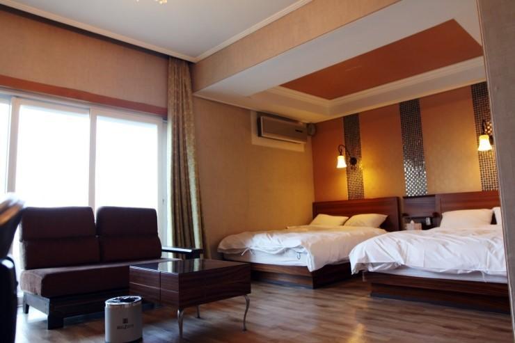 Zenith Hotel بوريونغ المظهر الخارجي الصورة